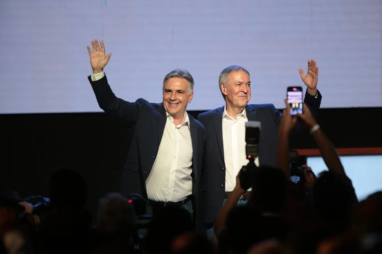 Llaryora y Schiaretti discutirán la posición del peronismo cordobés