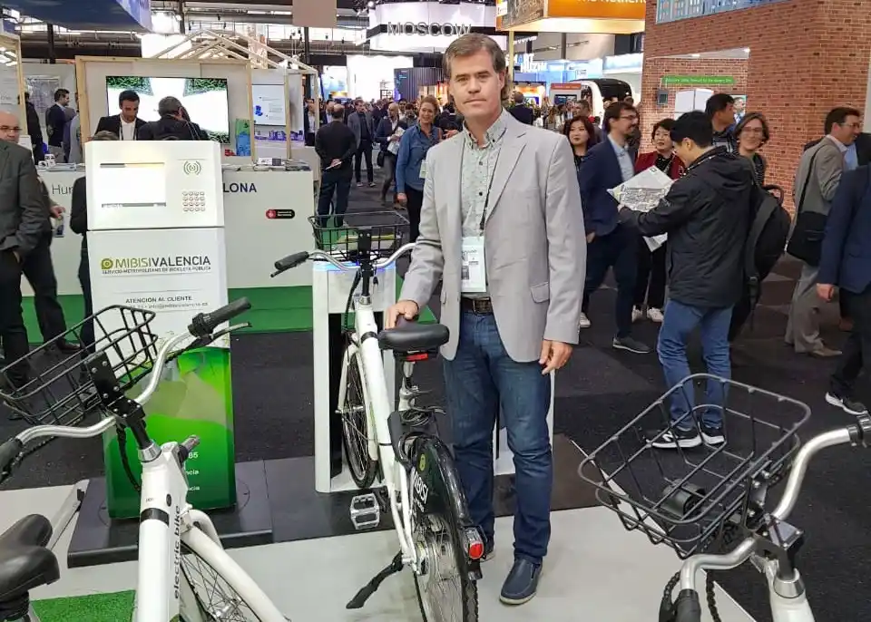 Piaggio desde Barcelona: "Trabajamos para estar a la par de las ciudades más importantes"