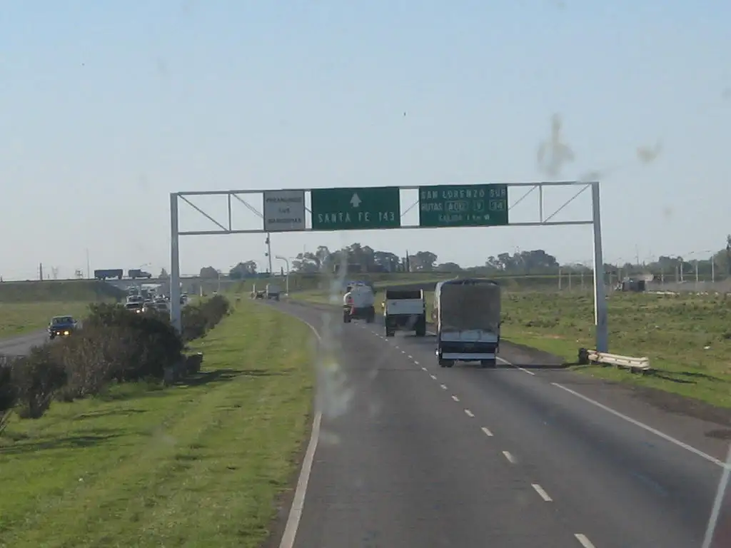 Autopista: Está habilitada en su totalidad la mano descendente en el km 103
