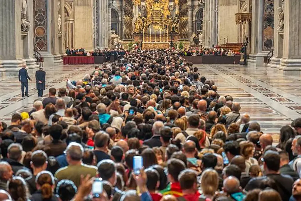 La Basílica de San Pedro, donde los fieles le dan el último adiós al Papa Francisco