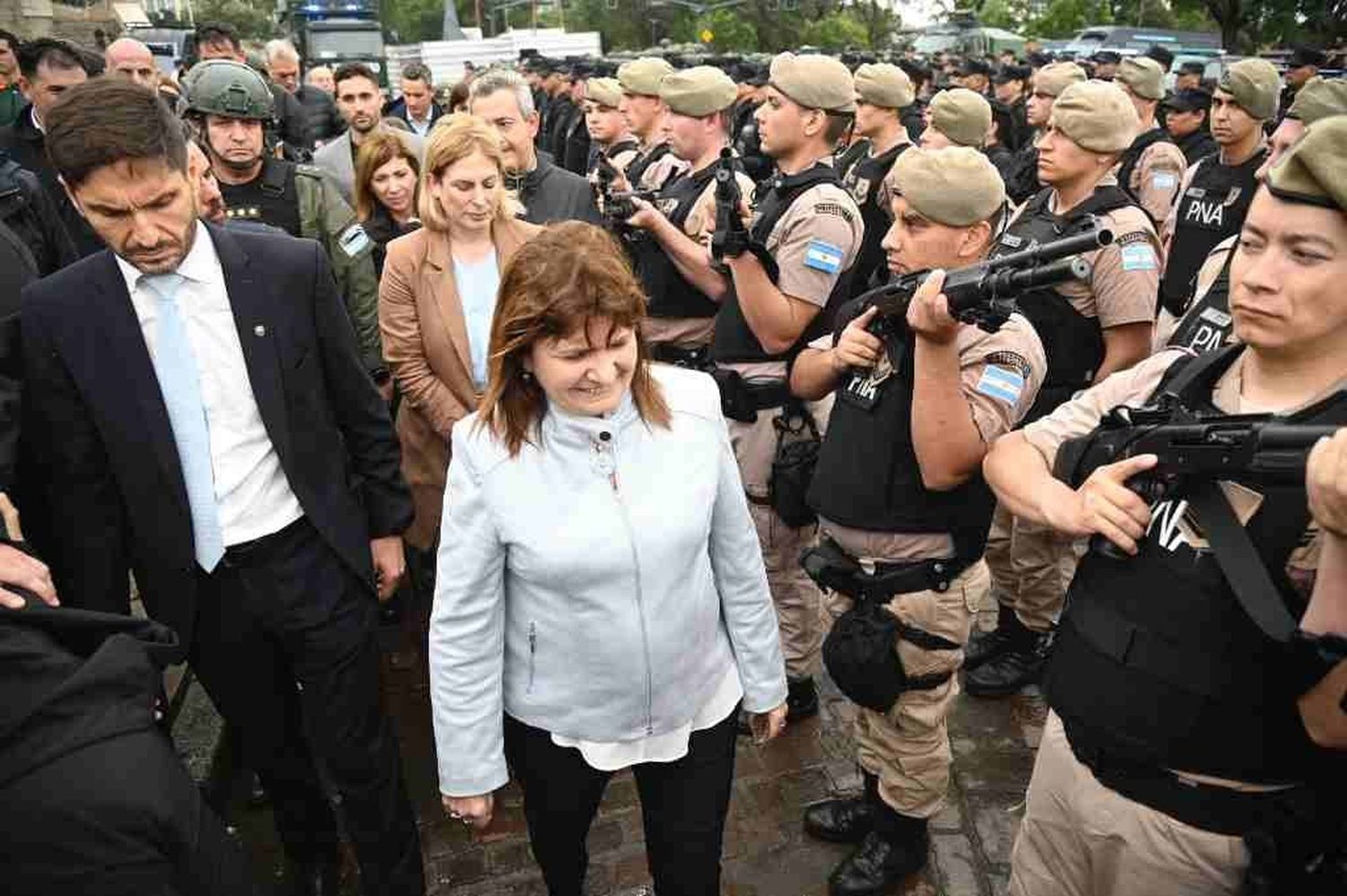Bullrich recibió a las fuerzas federales en Rosario