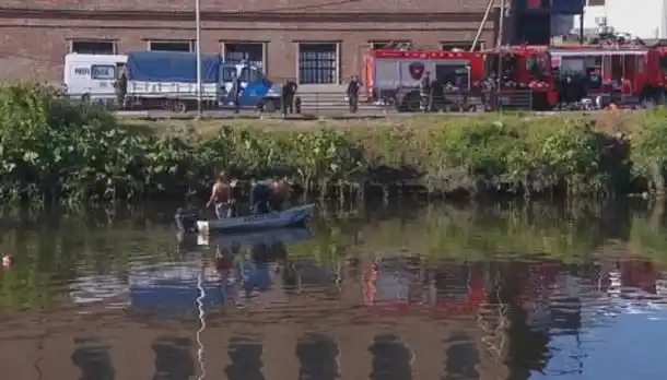 Cayó auto al riachuelo: Murió nene de 8 años y su padre está sospechado de conducir ebrio