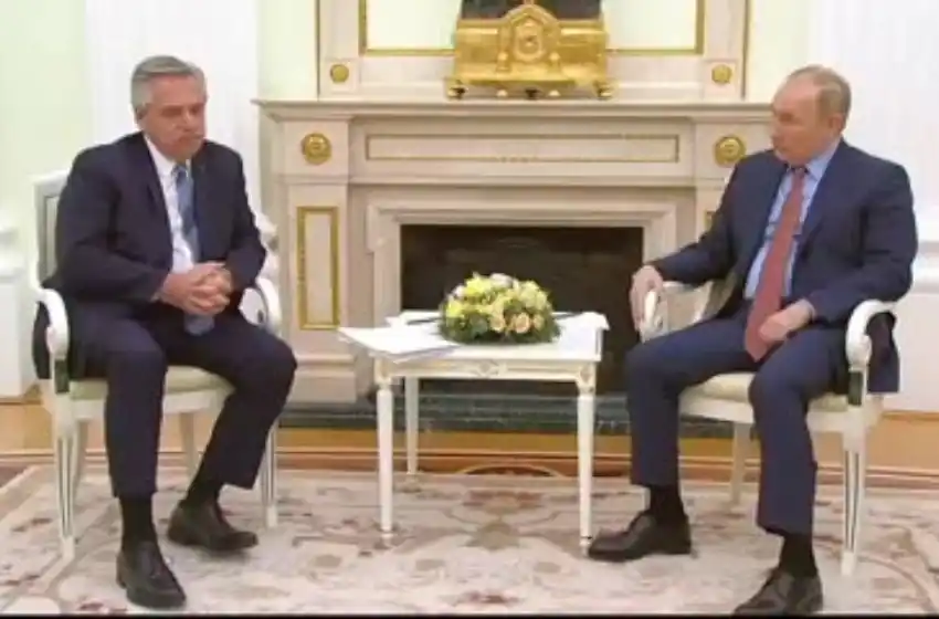 El presidente Fernández regresó a la madrugada de su gira por Rusia, China y Barbados