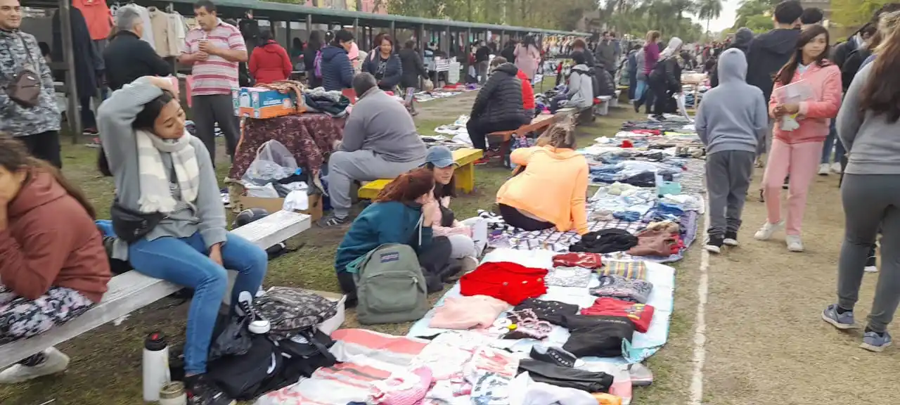 Unas 3.000 personas concurren cada sábado a la Feria de la Estación