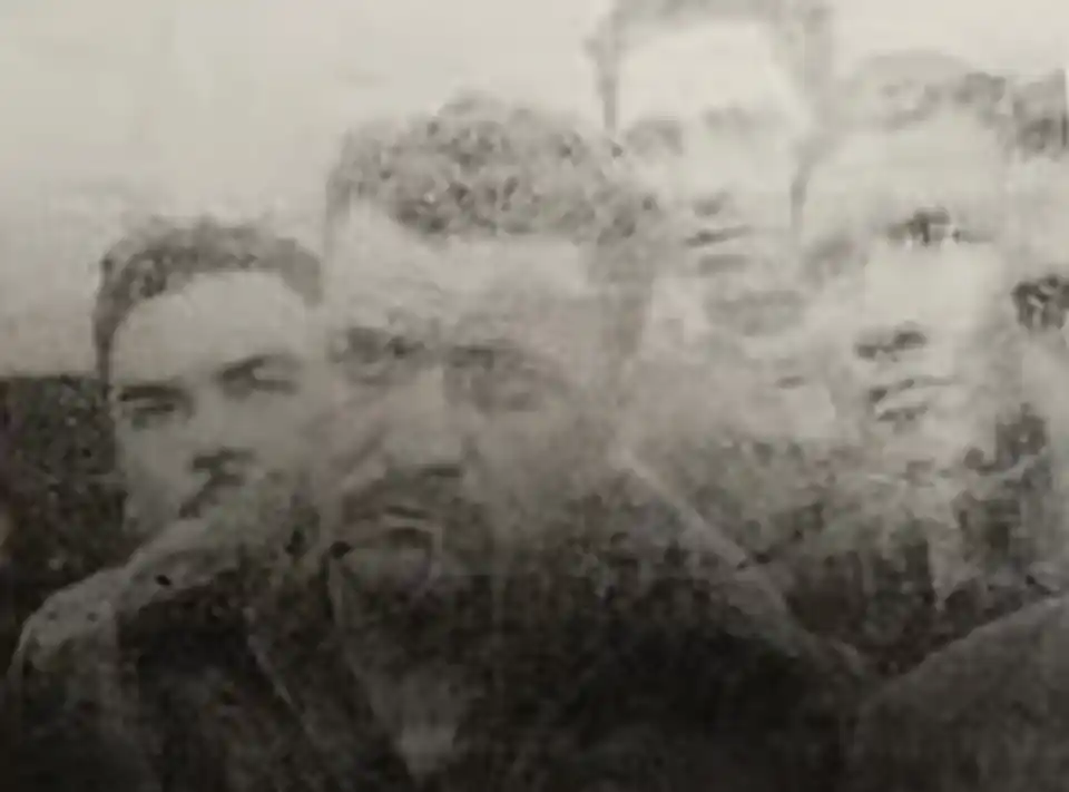 El grupo de bolivianos que habló con los medios de Tandil