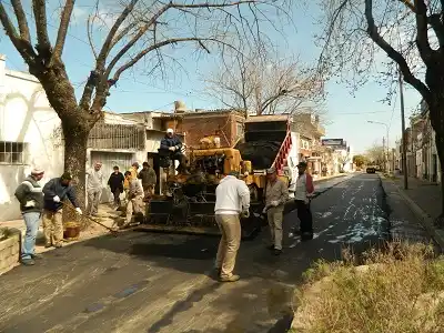 El municipio repavimenta 3 de Caballería