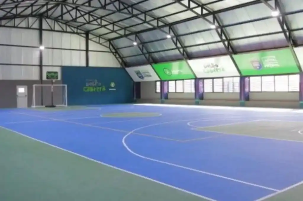 Trágico accidente en un partido de fútbol: murió un chico de 14 años tras caerle el arco en el pecho