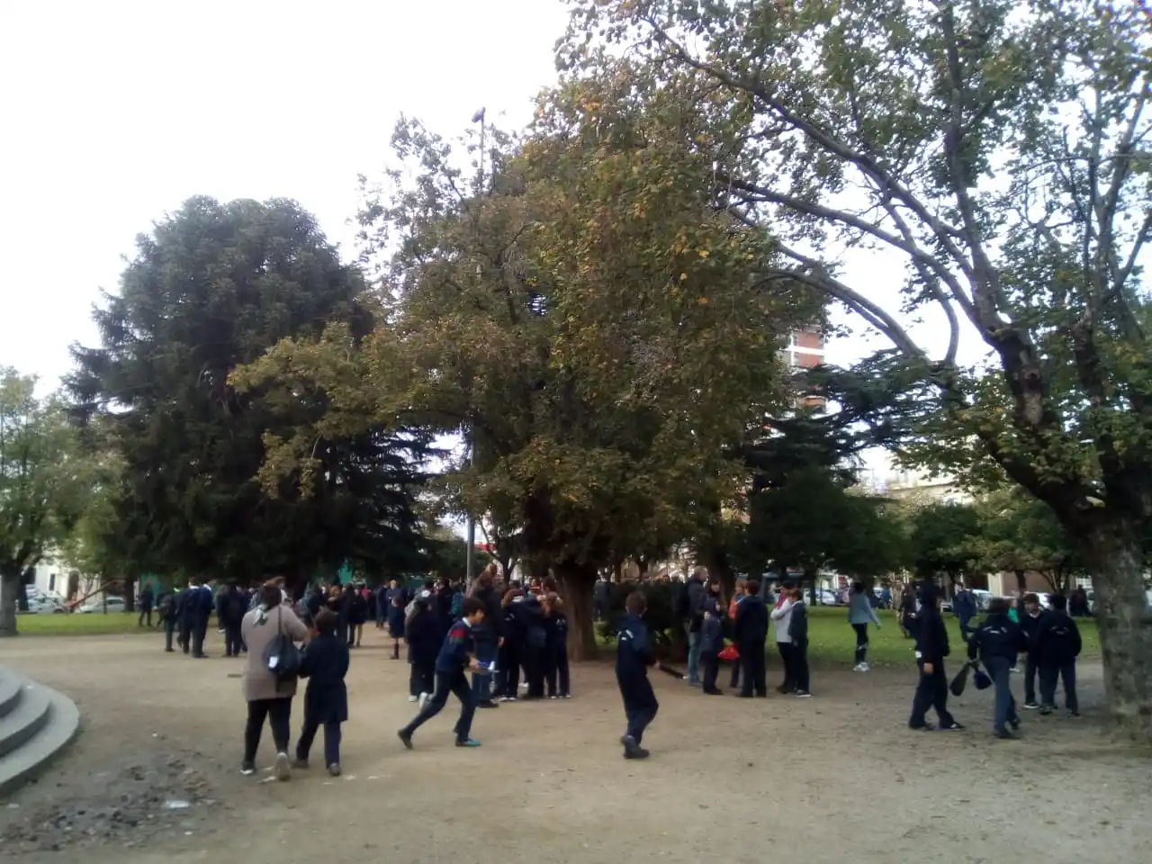 Amenazas provendrían de una organización de mayores de edad y otras de menores "sueltos"