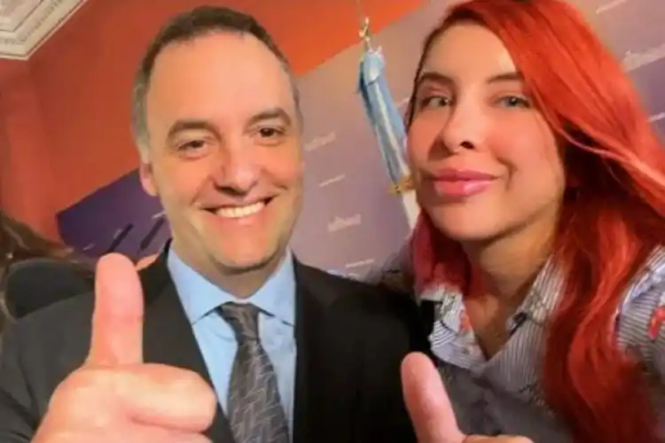 Adorni llevó al Vaticano a su Comunity Manager