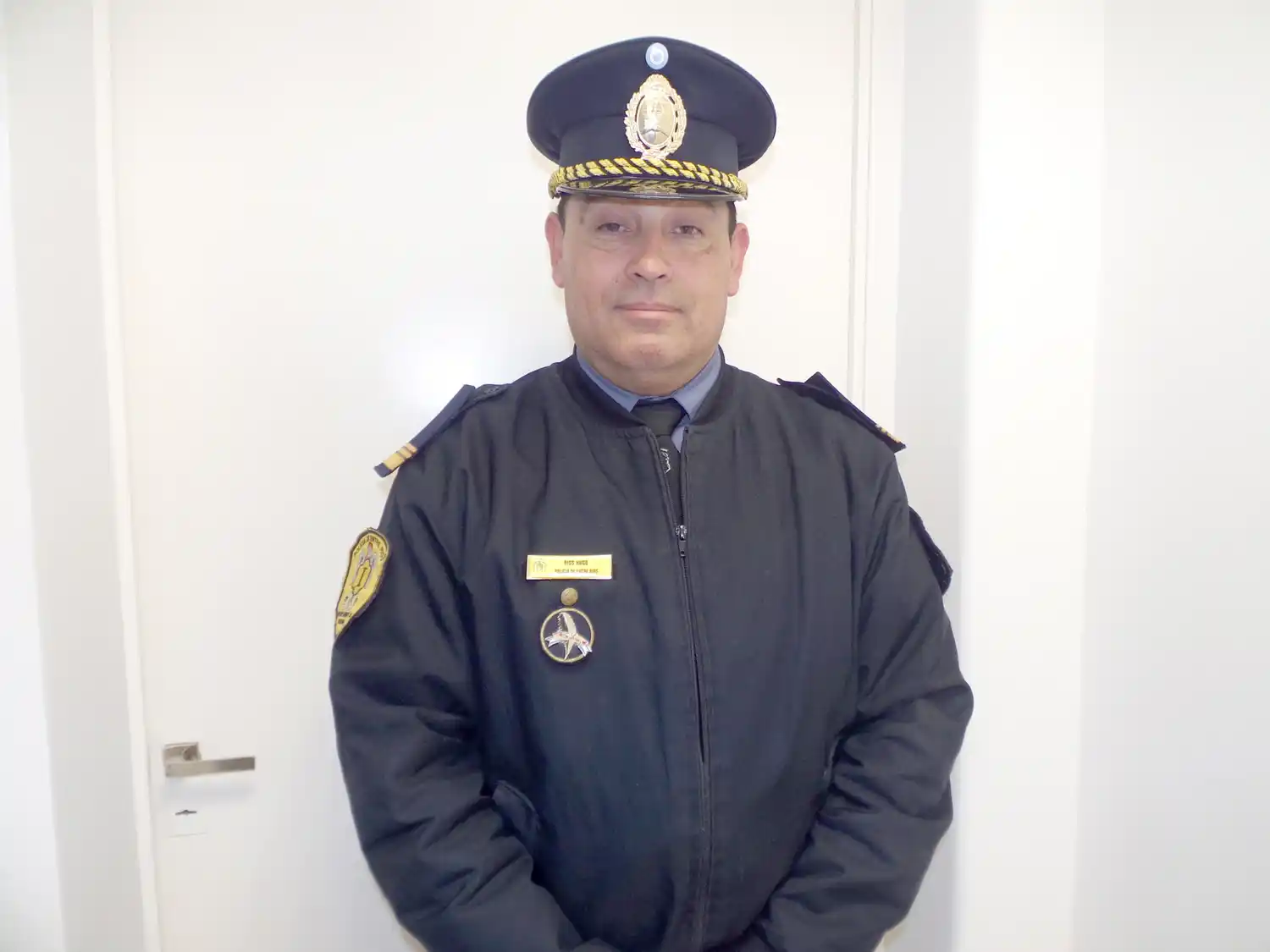 “La heroína es la bebé” declaró el suboficial de policía que reanimó a una niña de doce días, sin saberlo hija de un camarada