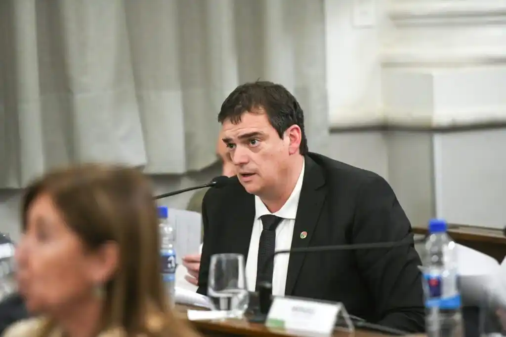 Afirman que Hernández recibió más recursos tras la polémica por la venta de terrenos para pagar aguinaldos