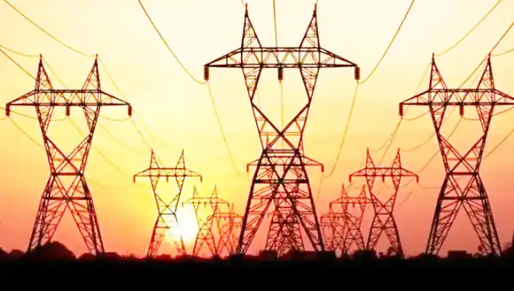 El Gobierno compensará a industrias que reduzcan el uso de electricidad en verano