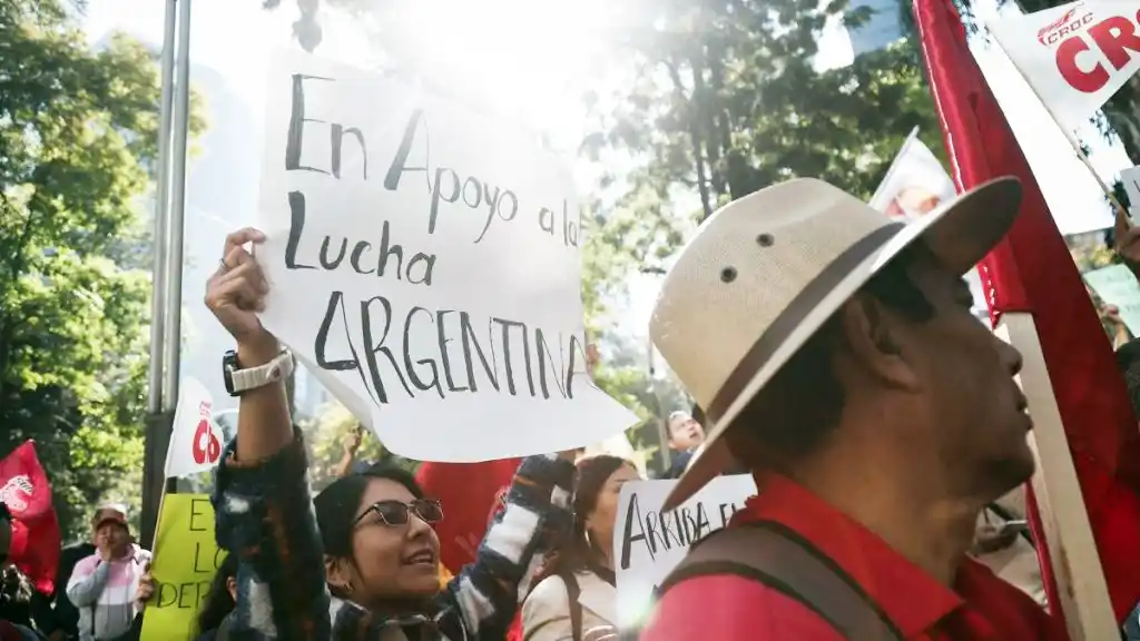 México presente. De los países latinoamericanas que dieron el sí al paro general contra las medidas de Milei.