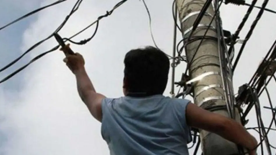 Robo de cables: "No terminamos de reparar, que ya nos roban nuevamente"