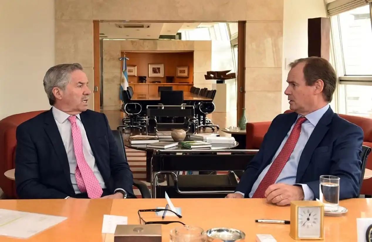 El gobernador Bordet se reunió con Felipe Solá para avanzar en una agenda común con Nación