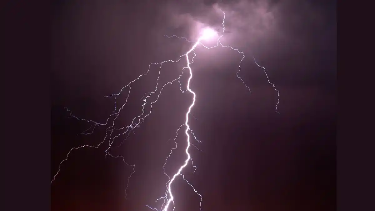 EN TIEMPOS DE LLUVIAS: Lo que debes saber para evitar que te caiga un rayo