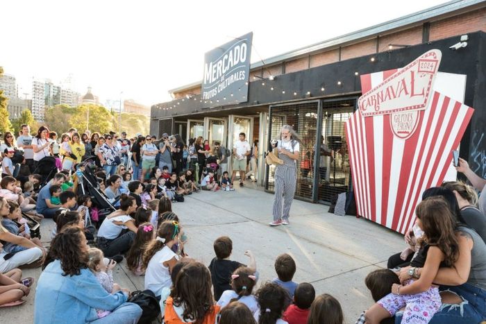 El Mercado de Frutos Culturales de Rosario, ubicado en el Franja del Río del parque nacional a la Bandera, el sábado 10 fue escenario para el desarrollo de juegos de kermes y de la vestuarioteca en familia