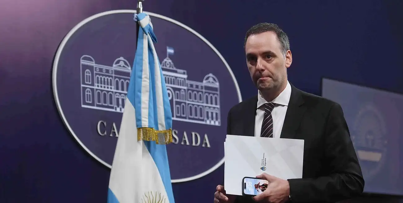 Adorni comparó la ayuda de Estados Unidos con el rescate a México durante la crisis del “Efecto Tequila”.