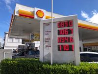 Subió el combustible, hubo largas filas en las estaciones y para muchos vecinos “esto es terrible”