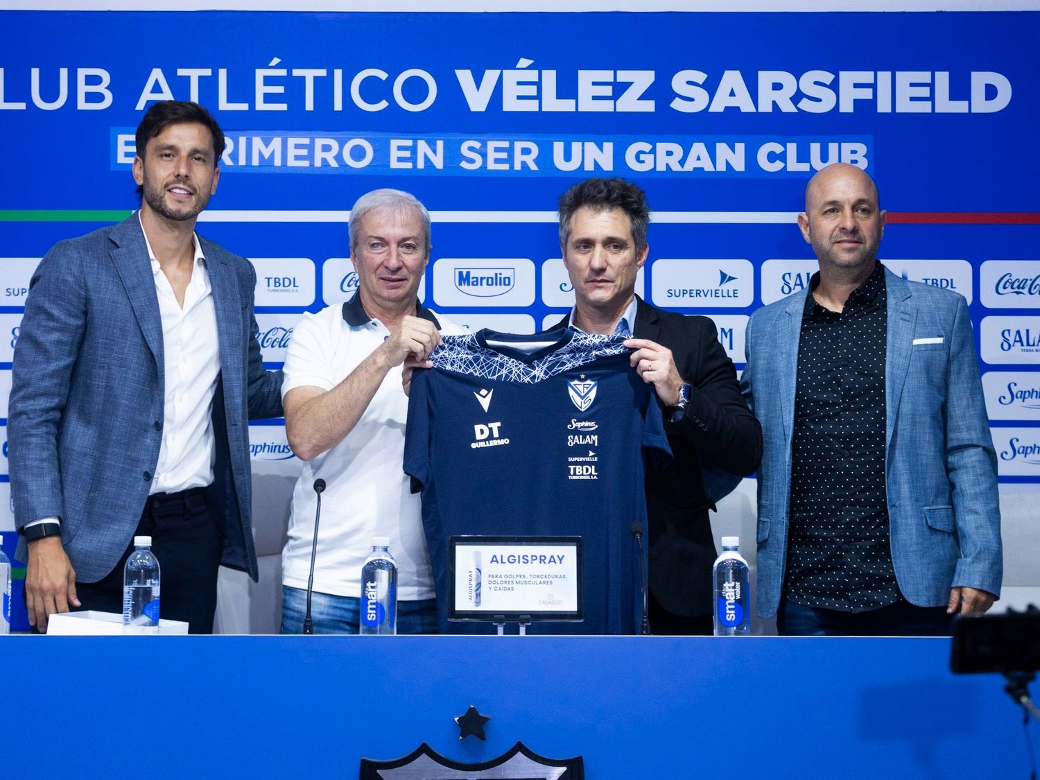 Guillermo Barros Schelotto fue presentado como DT