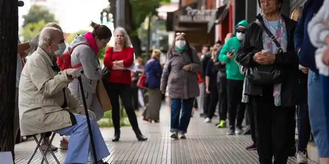 Covid-19: 137 personas murieron y 5.352 fueron diagnosticadas en el país