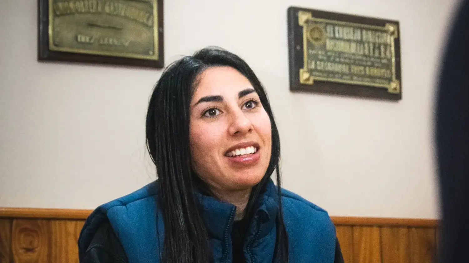 Carolina Ramírez es camarera de Ogham, donde fue incorporada en la etapa previa a la apertura