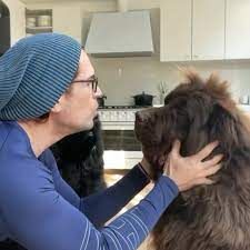 Diego Ramos y su perro Porthos