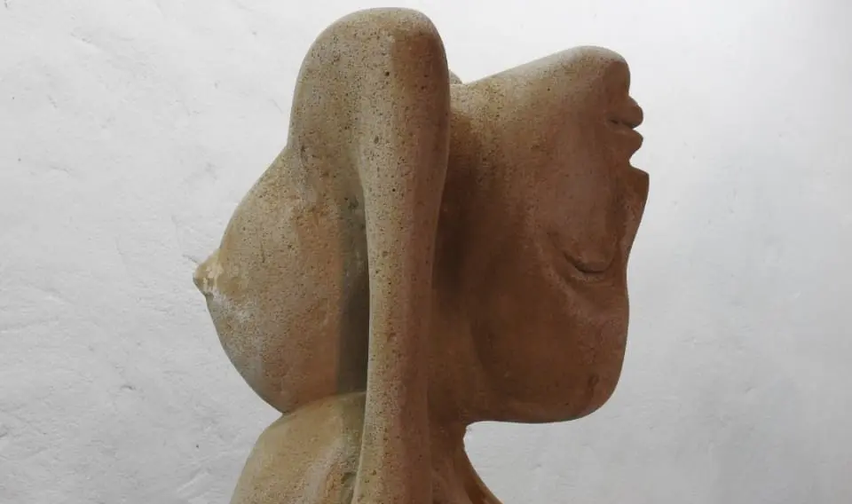 Muestras artísticas que abarcan pintura, escultura y alta costura