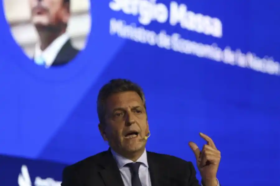 Massa "El lunes tenemos que seguir arreglando los problemas económicos”