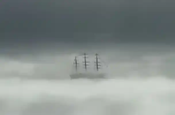 La historia detrás de la llegada de la Fragata Libertad a Mar del Plata en medio de una intensa niebla