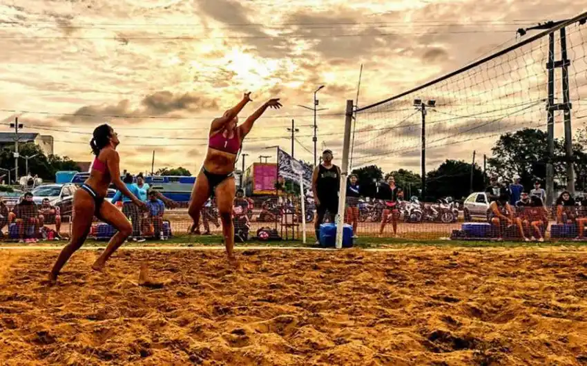 Brillante cierre del primer torneo de beach vóley femenino