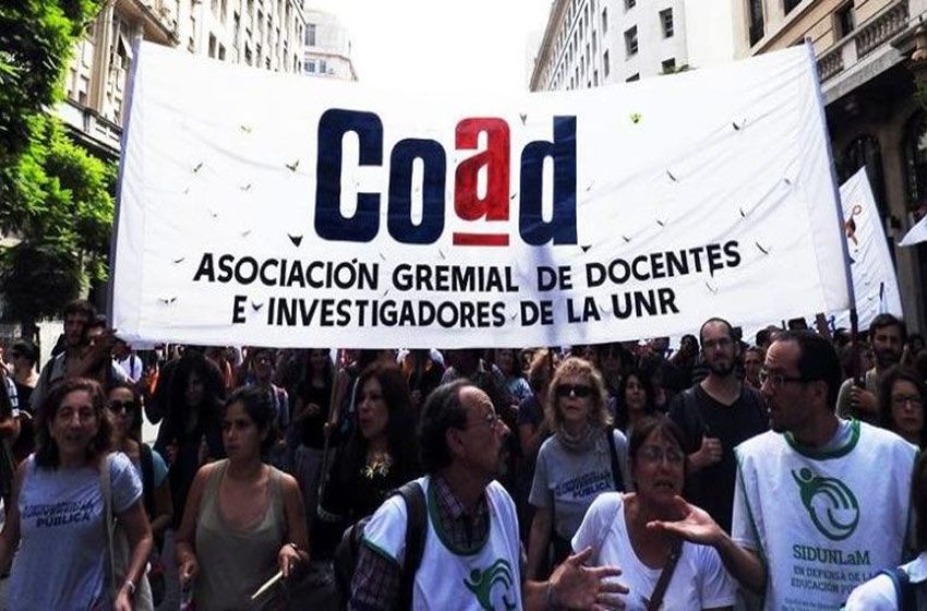 Docentes universitarios: «Si no hay recomposición salarial no iniciamos las clases»