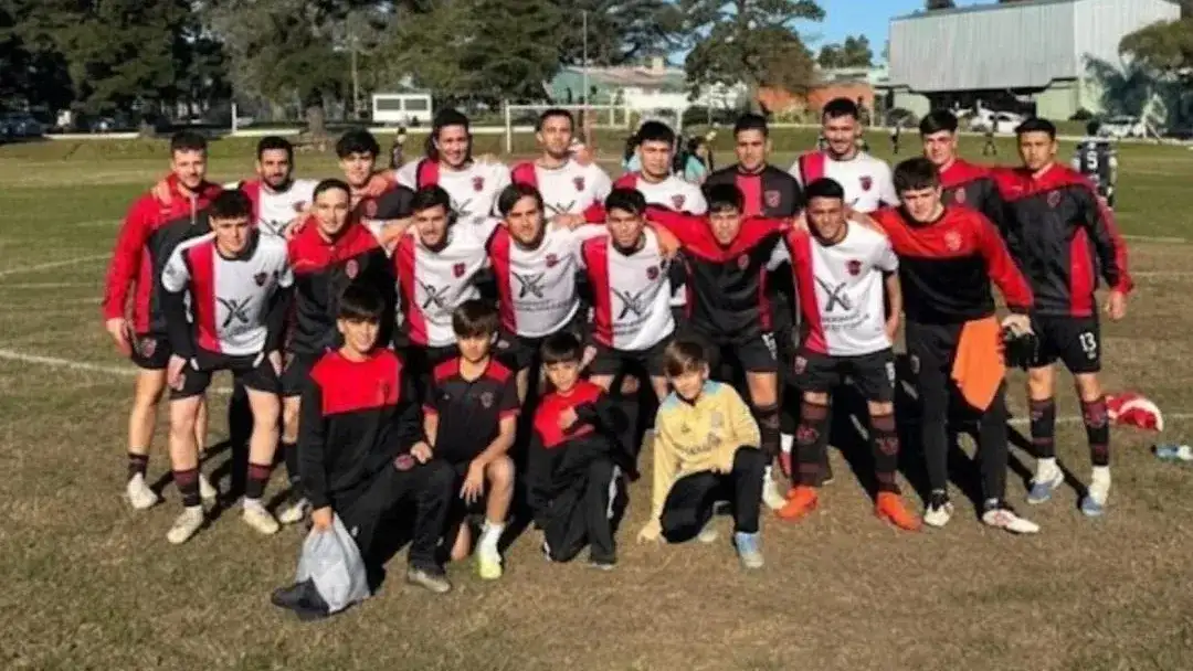 Juarense goleó a Juventud Unida y llegó a la punta.