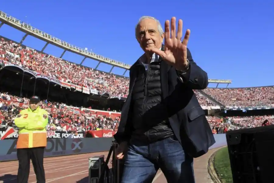 D'Onofrio se sumó a la polémica por la estatua de Gallardo: "Es una barbaridad"