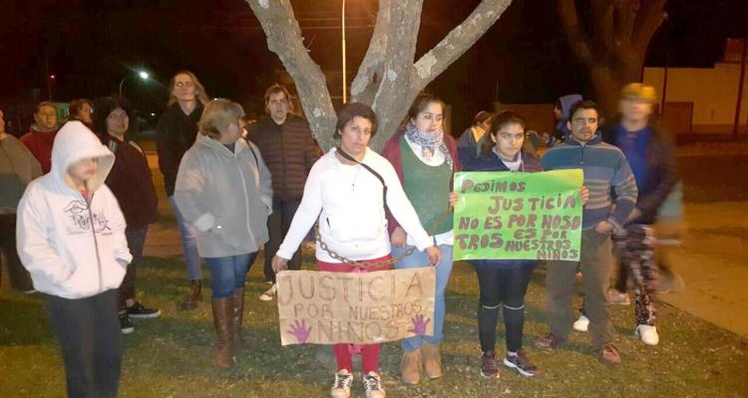 El profesor acusado ya no tiene custodia y preparan a los chicos para declarar