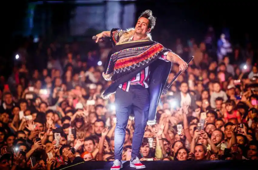 Con una multitud, Chano debutó como solista en Acercarte