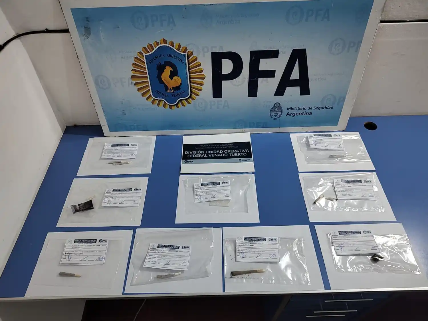 Marihuana y éxtasis incautaron los agentes de la Policía Federal en el Polo Wiew de Venado Tuerto.