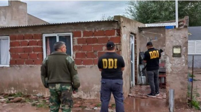 Preso por matar a su hijastro, extorsionó a un balcarceño luego de hacerse pasar por una menor