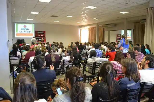 Se realizó un taller de salario docente en Bomberos 