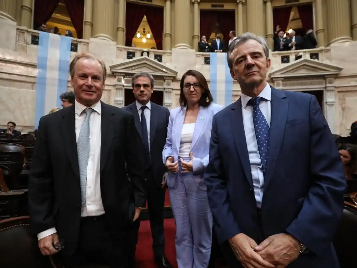 Legisladores peronistas le piden reunión a Frigerio por la caída de la recaudación