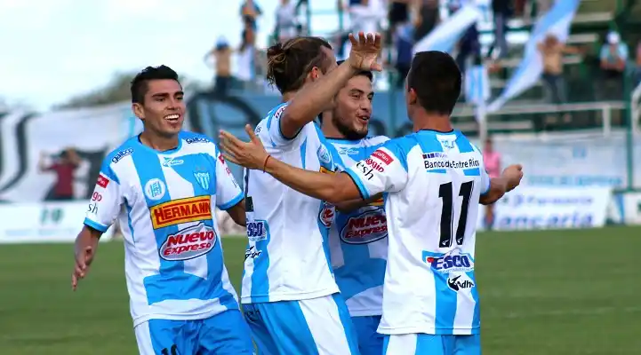 Juventud y Ferro protagonizan un partido histórico para Gualeguaychú  