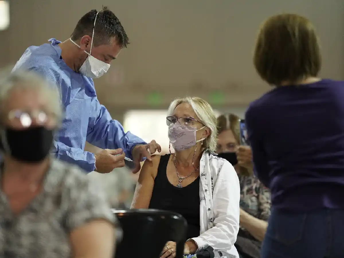 El domingo llegan 864 mil nuevas dosis de vacunas de AstraZeneca