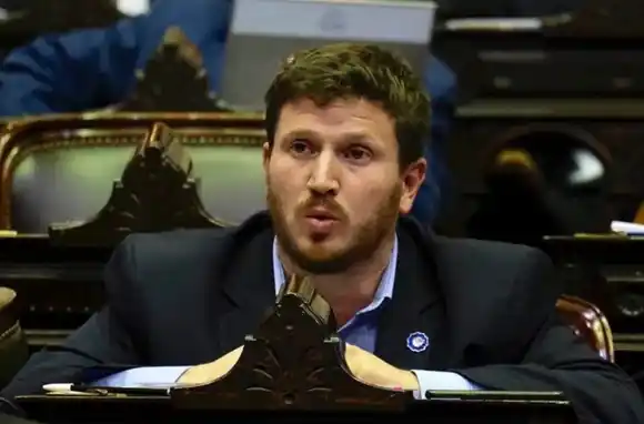 Angelini insistió con el regreso a las clases presenciales: «No pueden seguir quitándoles futuro a los chicos»