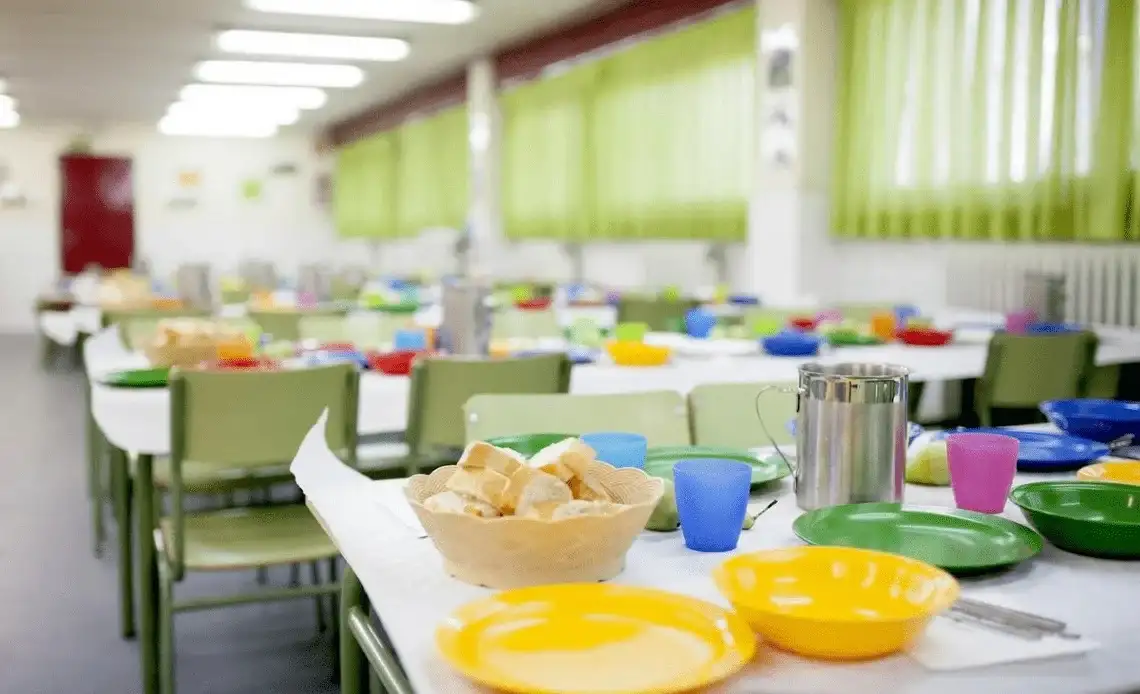 La Provincia apelará la cautelar por los desayunos y ratificó la continuidad del servicio en las escuelas