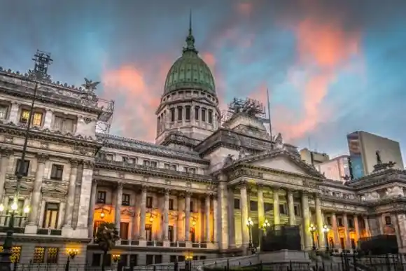 El Gobierno oficializó la convocatoria a sesiones extraordinarias del Congreso