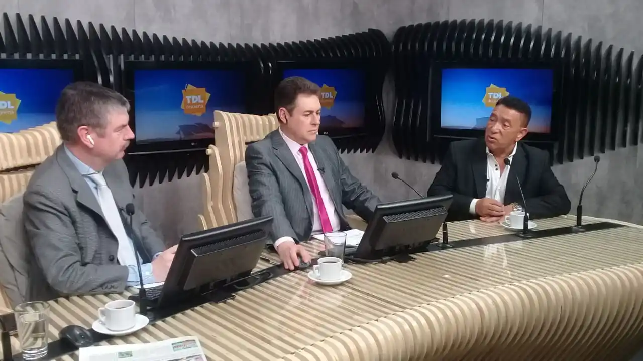 Raul Escudero en el desayuno de Tandil Despierta