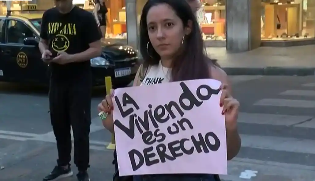Mega DNU: inquilinos se manifestaron contra la derogación de la Ley de Alquileres