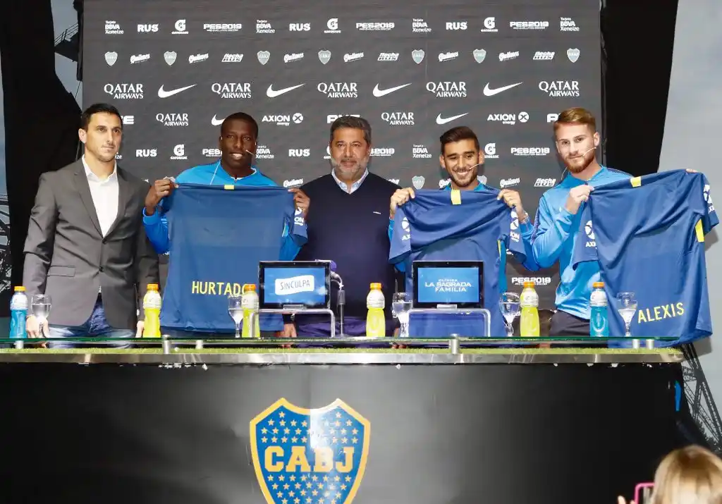 Angelici dijo que no se irá nadie antes de octavos