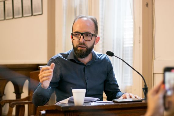 Mano única para Av. Lunghi: el proyecto de Nicolás Carrillo