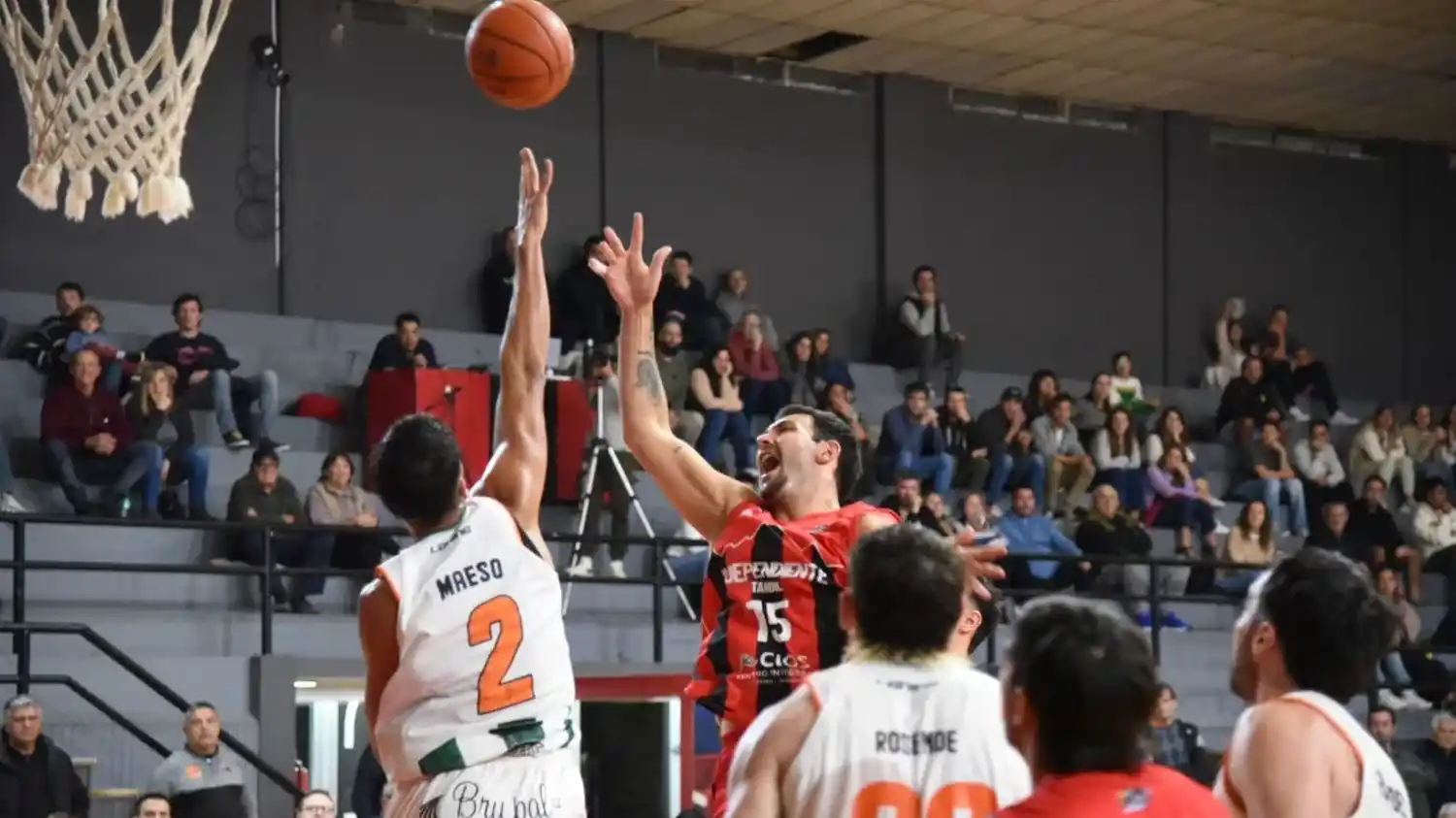 Un intento de Zulberti en la reciente caída ante Ferro de Pico.